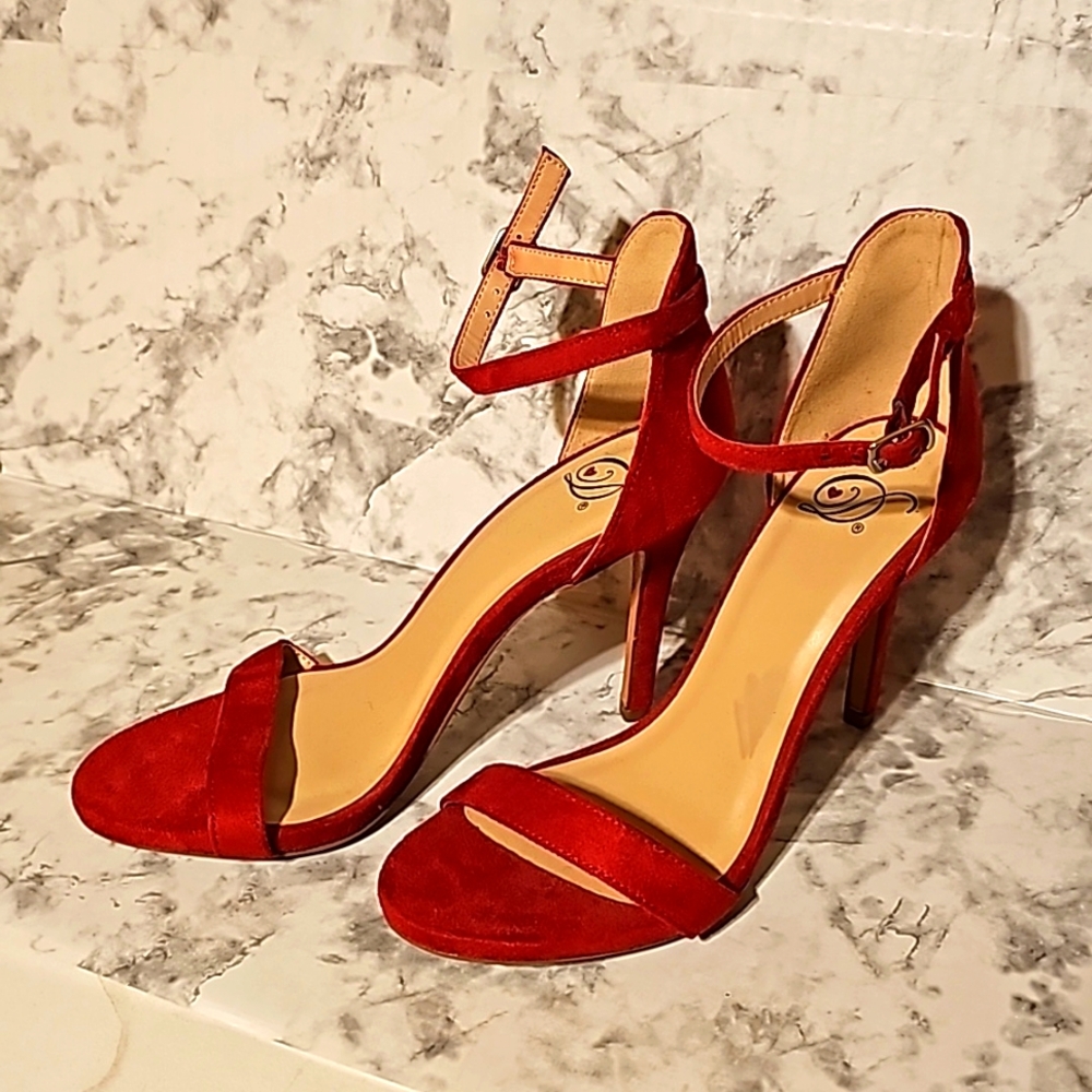 Cutsy Heels
